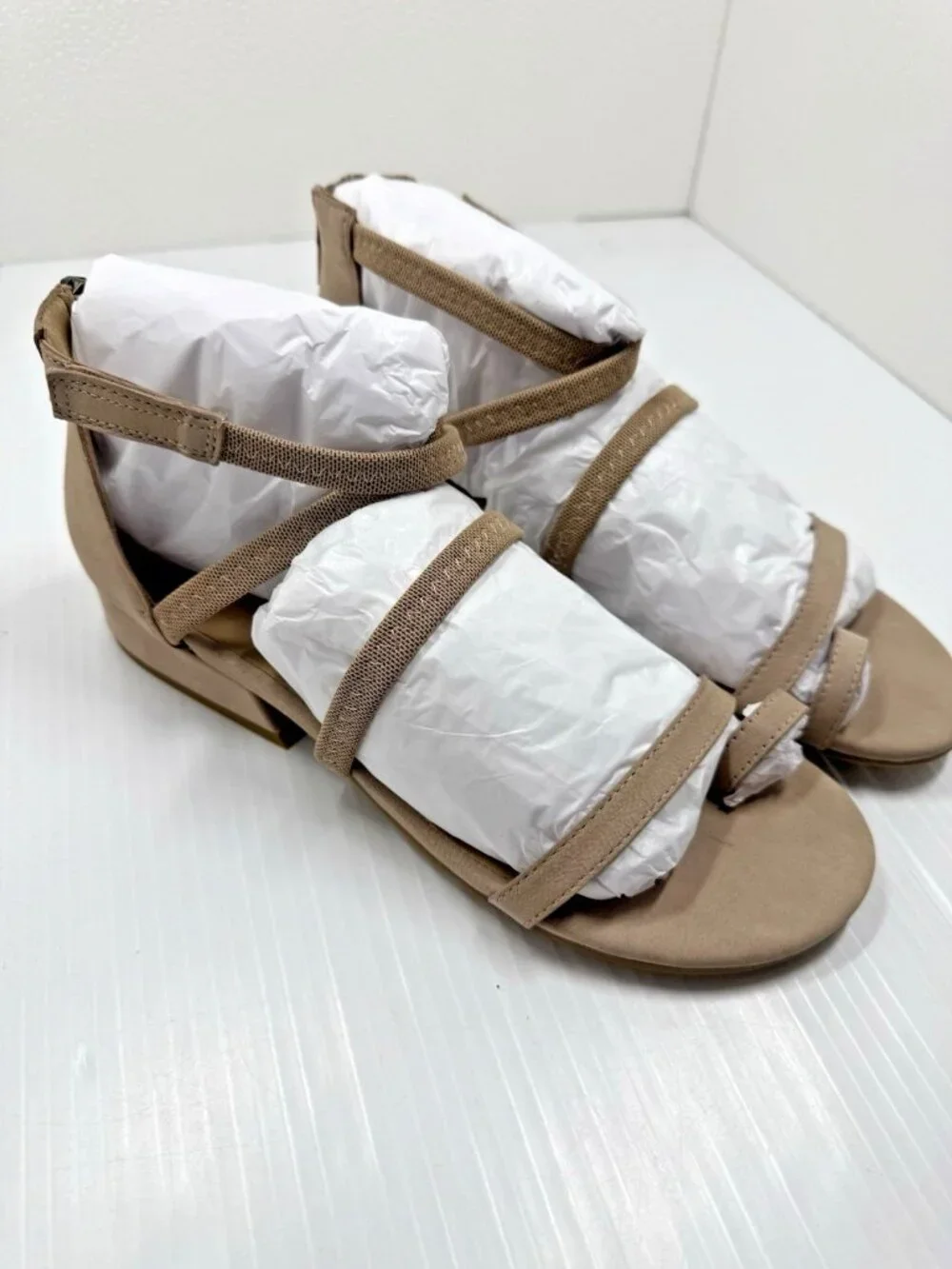 Eileen Fisher Emily Sandal Sz 9 Stone Tan Nubuck Gladiator Boho Minimalist NWT